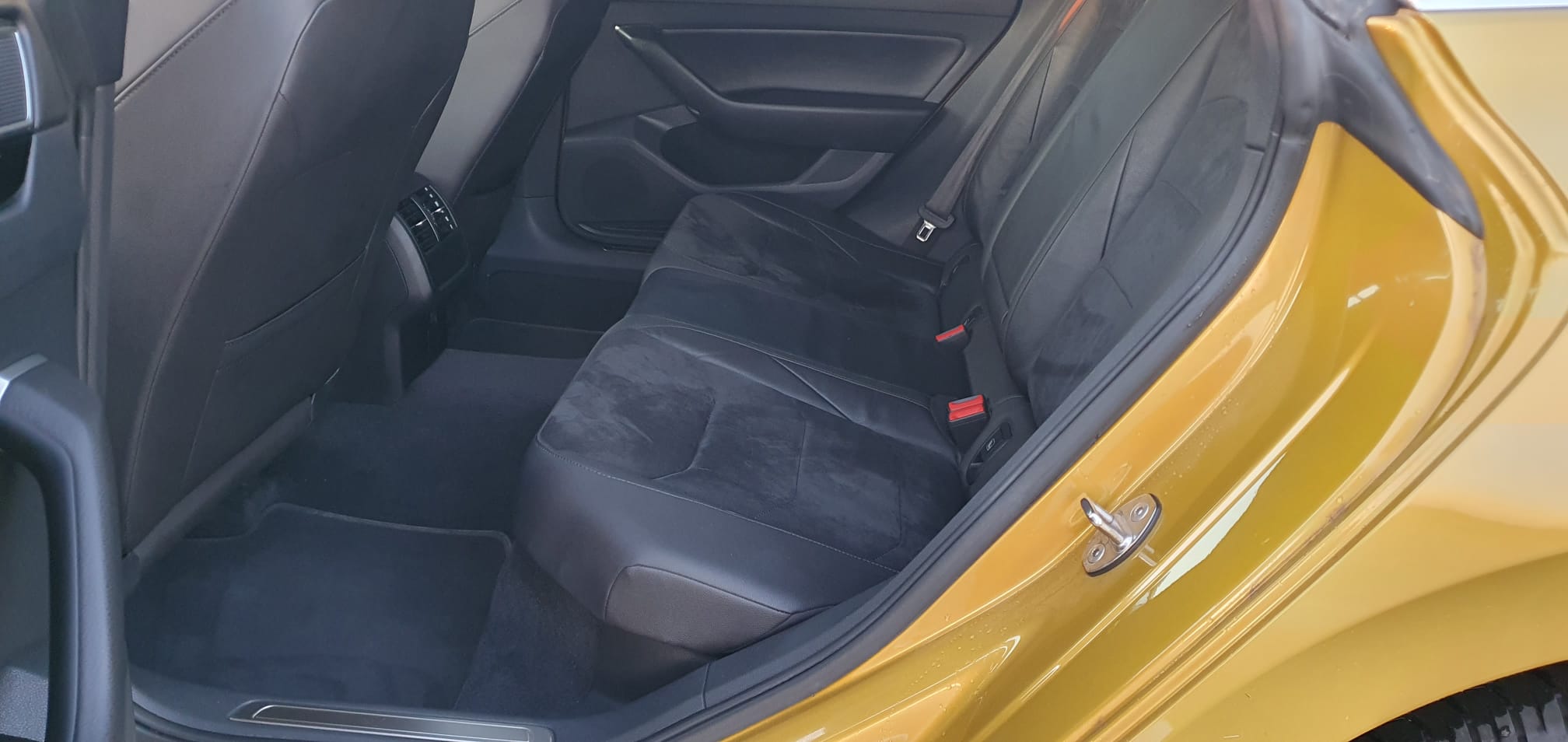 Volkswagen Arteon - Image 10