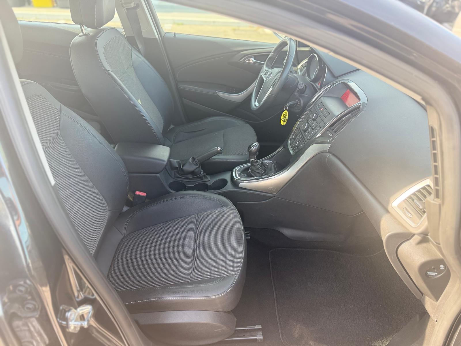 Opel Astra - Image 8