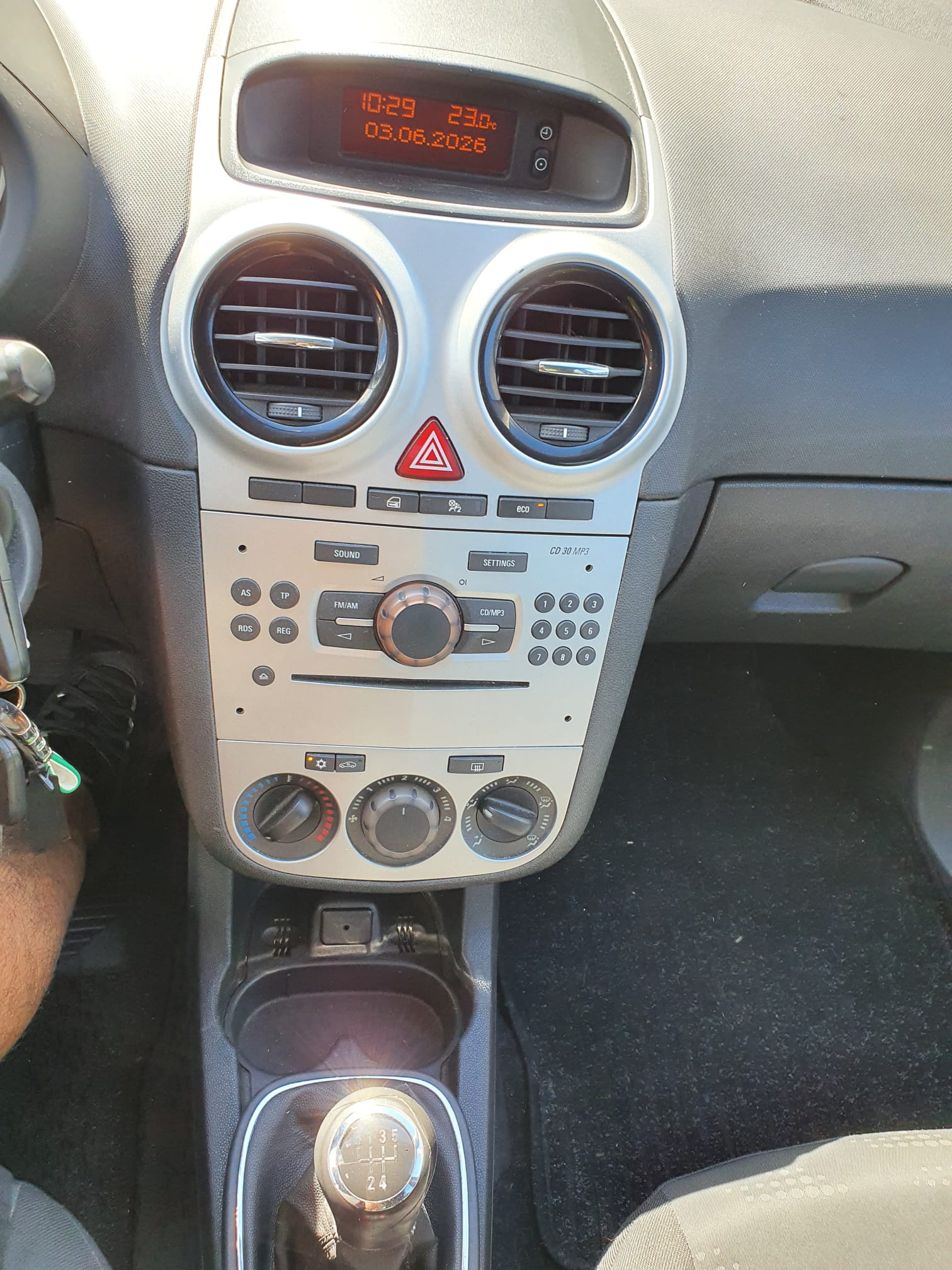 Opel Corsa - Image 10